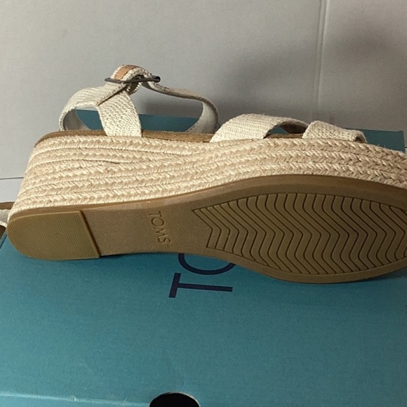 Womens Audrey Natural Metallic Wedge Sandal - Picture 8 of 10